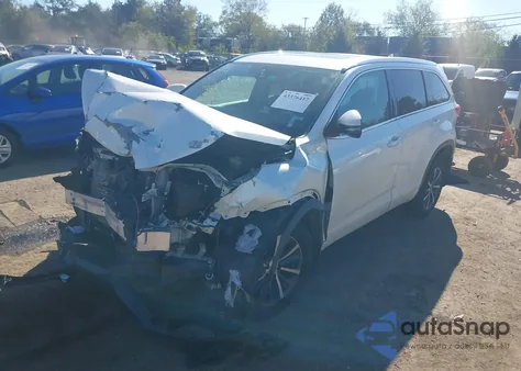 2018 Toyota Highlander Xle from USA, damaged, VIN 5TDJZRFH4JS843340